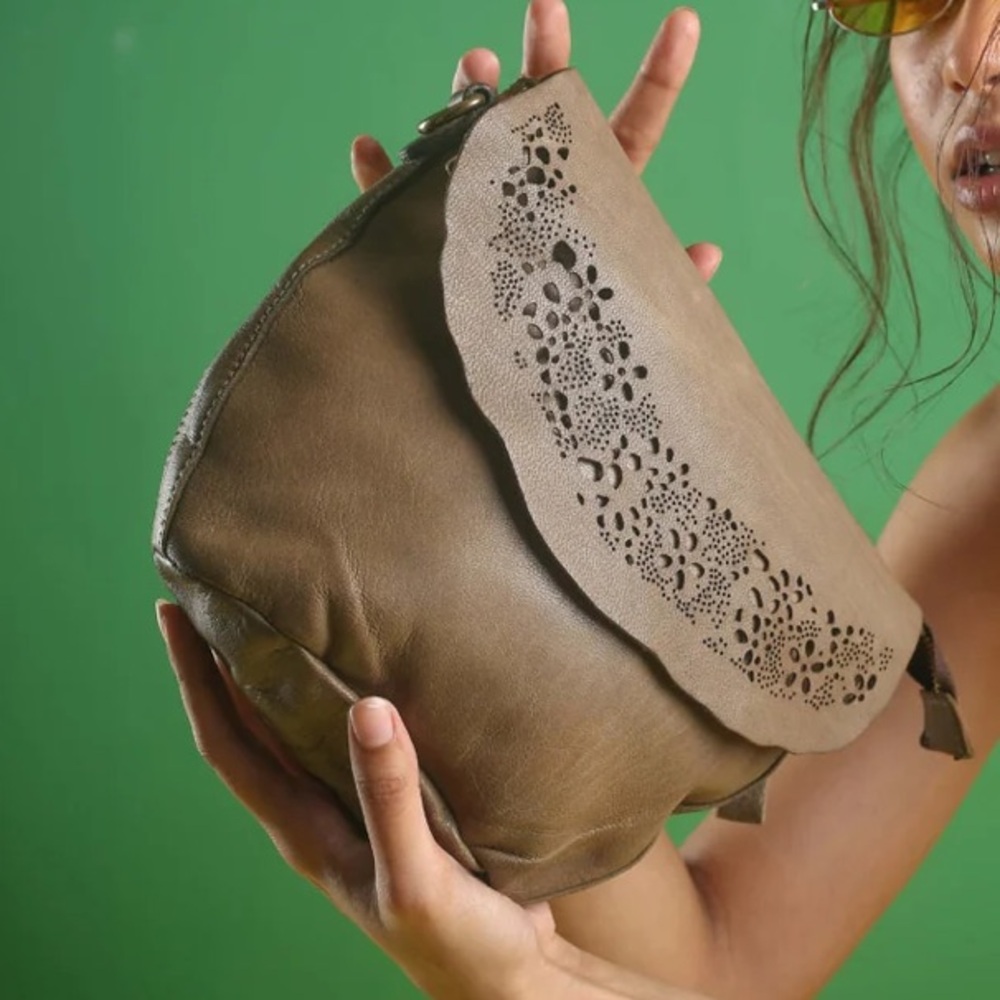 Kompanero Clarissa The Sling Bag Olive